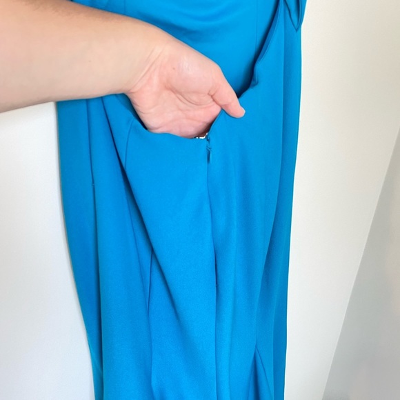 Blue Gown - Picture 5 of 9